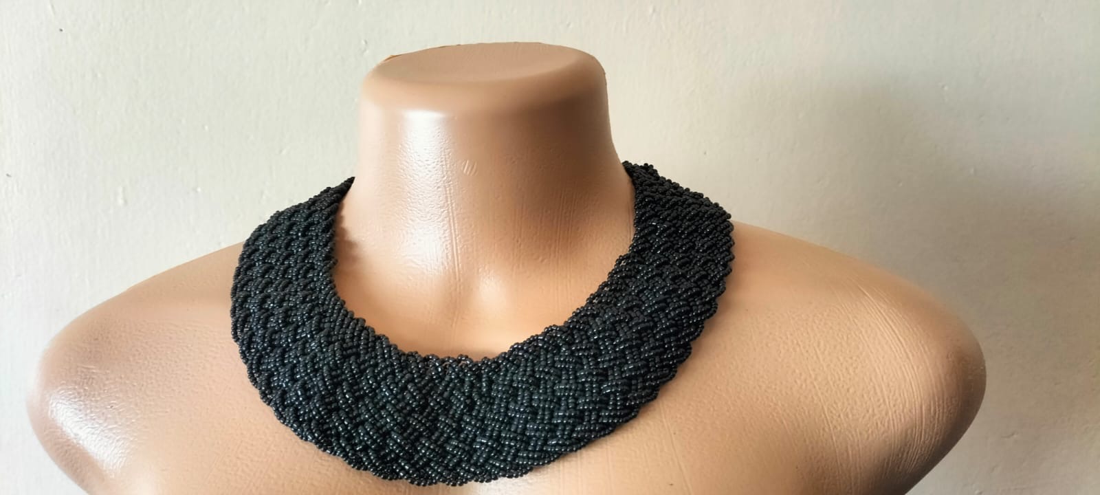 Black interlaced beaded necklace
